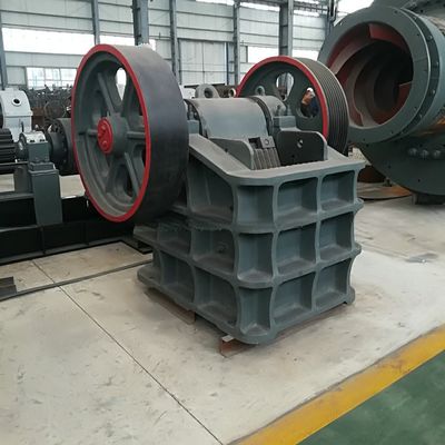 30kW PE400x600 모바일 소 금 광석 돌 턱 쇄기 1400x1740x1663mm 차원